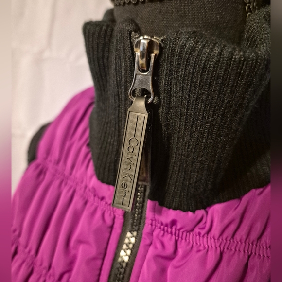 Calvin Klein Puffer Vest Sz. Med Women's Black & Pink Performance - Picture 5 of 14
